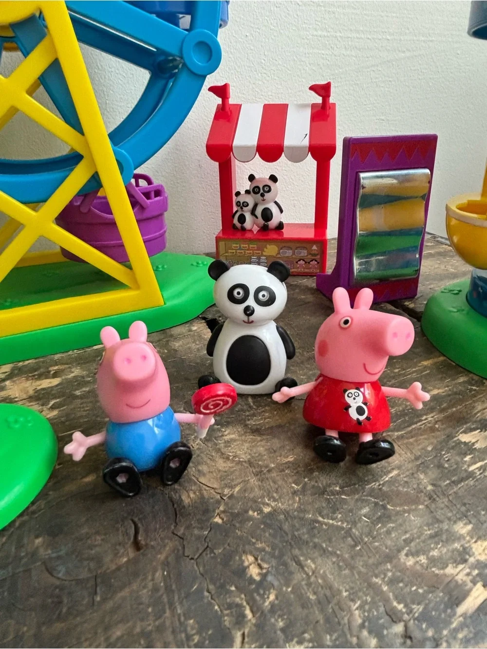 Peppa Pig Fair Playset Ferris Wheel bridge and merry go round Jazwares 2003